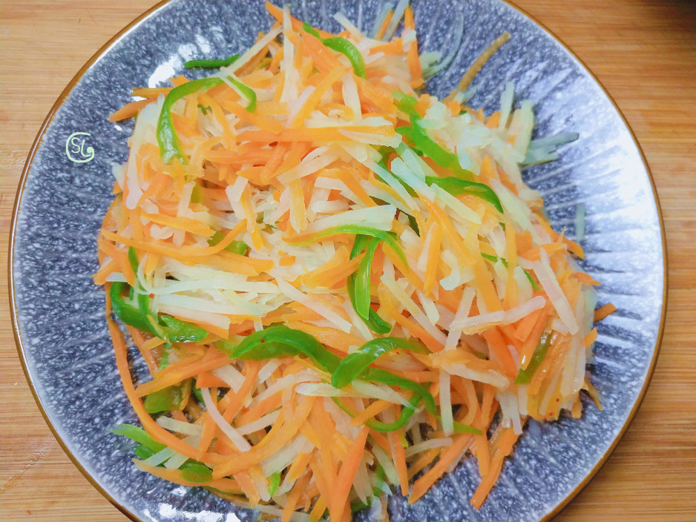 三天两头做一次的凉拌菜,做法简单,酸辣爽口,吃着过瘾