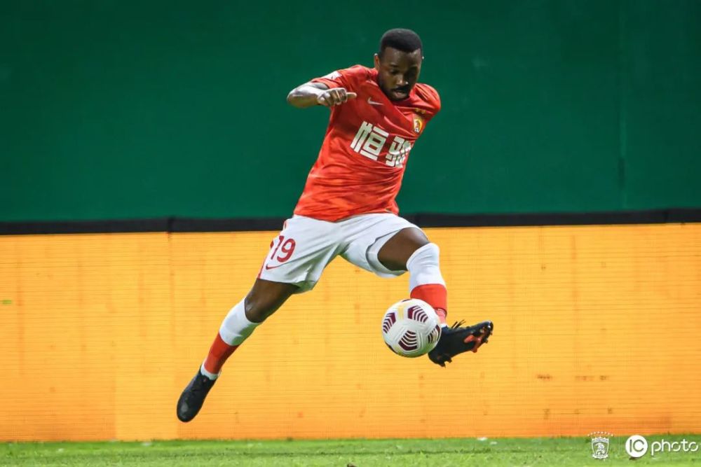 【中超】高准翼杨立瑜破门,广州队2:0战胜沧州雄狮