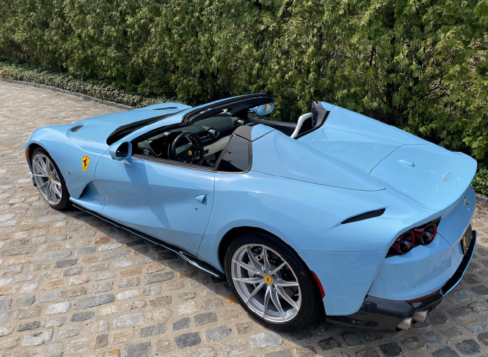 落地600万的法拉利812gts,车友:这是买发动机送的车!