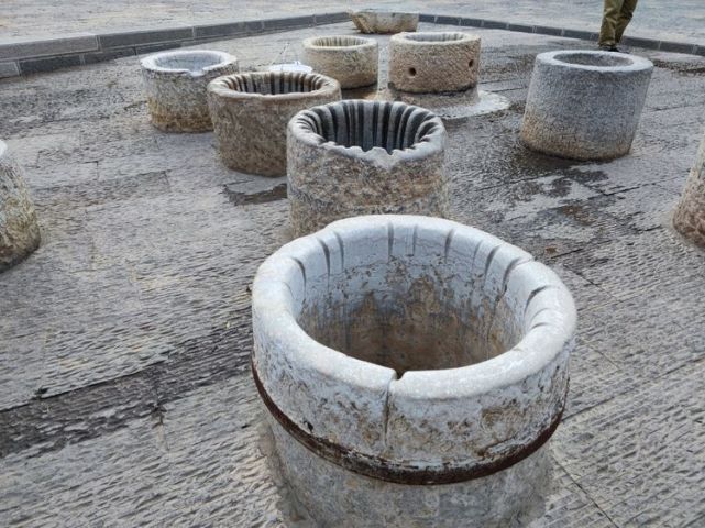 逛东门古街,看十二眼井,吃草芽米线,假日云南建水半日