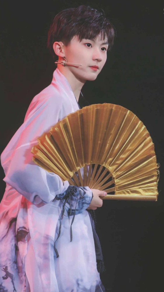 马嘉祺壁纸|何妨写最认真的笑话