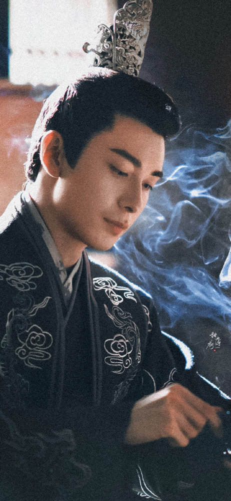 李承鄞壁纸|现在很少有演员能够同时把少年意气和帝王