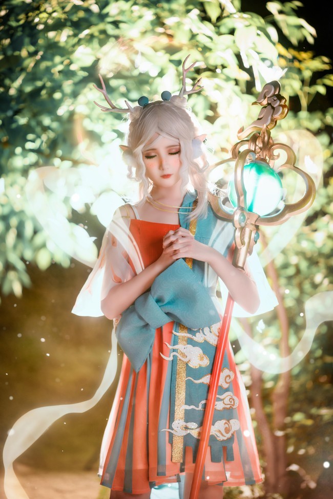 cos美图瑶遇见神鹿