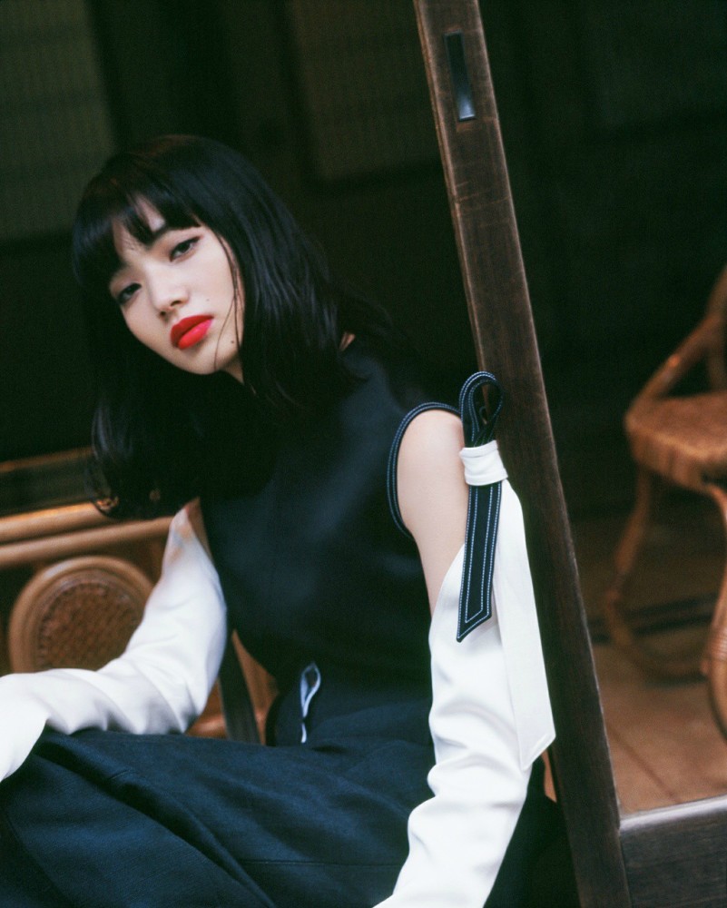 酷炫的小松菜奈壁纸