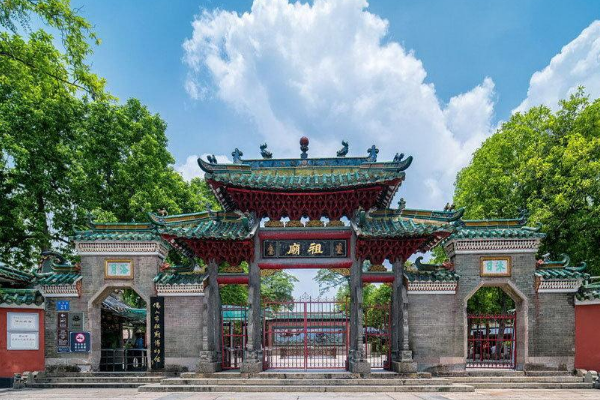 这座新一线城市,有山水美食,有历史文化,曾经却叫做佛山镇?