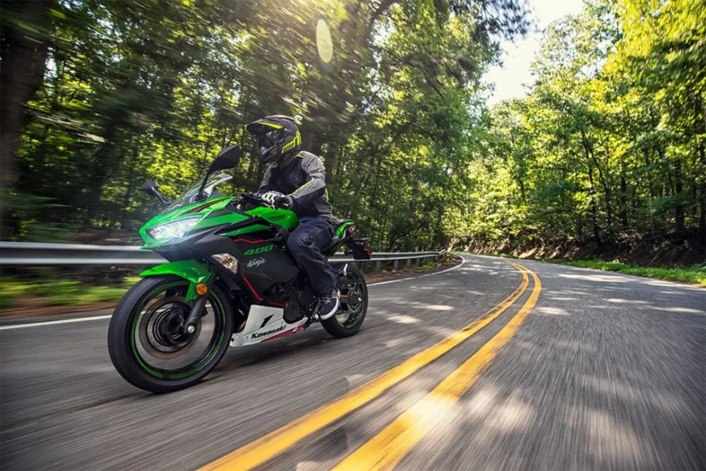 2022款ninja 400全新配色