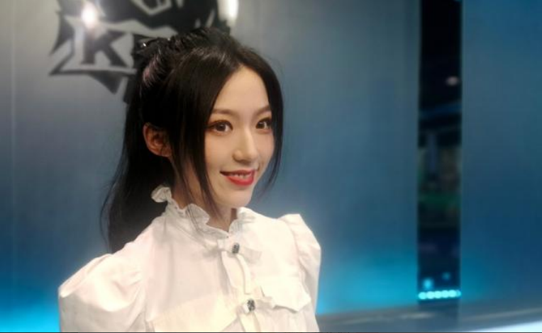 美女解说天云虎牙首秀解说kpl中爆料拖米用小号吐槽李九和瓶子