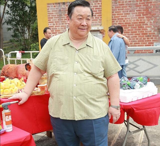 周伯通秦煌妻子离世后我和4个孩子就很少联系