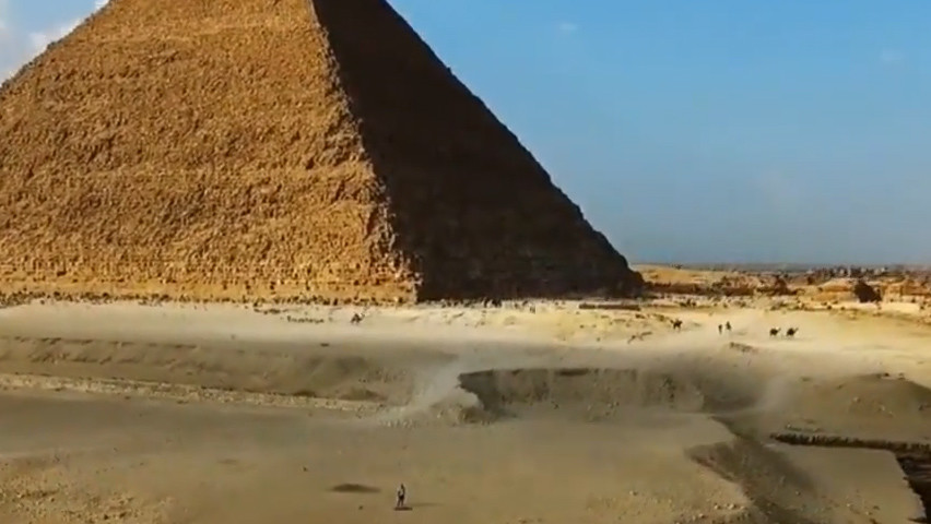 4500年来,有关金字塔这种宏伟建筑物的种种传说和神秘故事,古往今来不