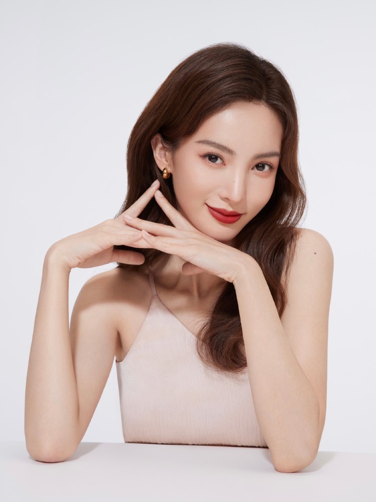 金晨写真笑面如花乖巧俏丽精致时尚