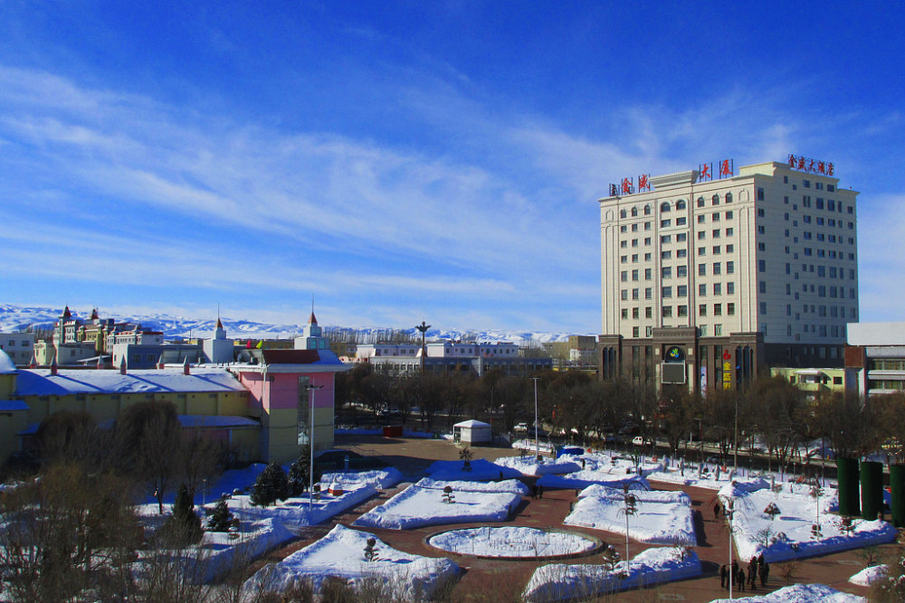 新疆塔城裕民县雪后天晴显春意有专门为中国哈萨克族爱国民主人士巴什