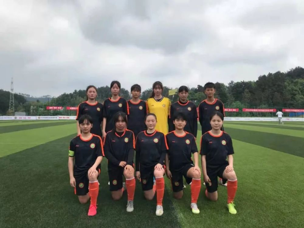 热烈祝贺郯城一中女子足球队2名队员入选校园足球国家队