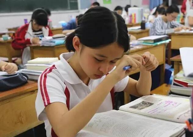 高三学霸被保送清华透露学习方法后普通学生才恍然大悟