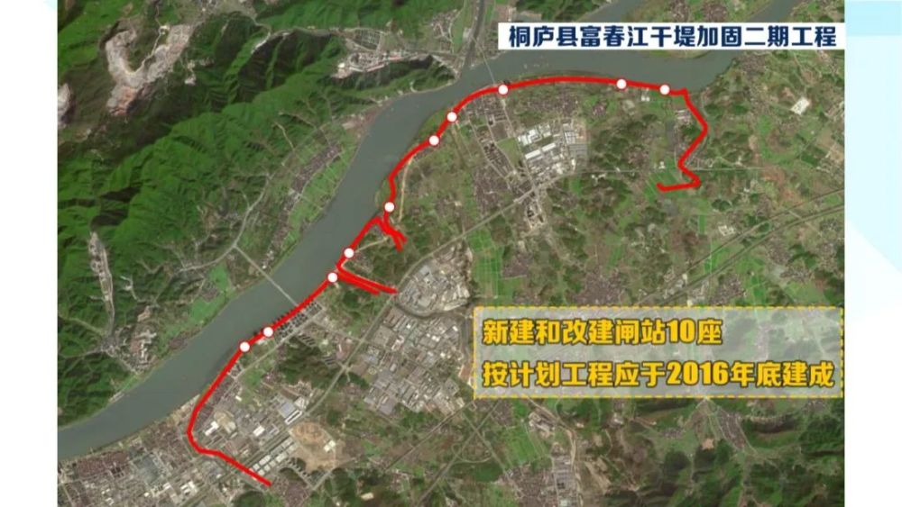 看到在凤川街道境内新建成的防洪大堤蜿蜒舒展,但进入江南镇舒川村后
