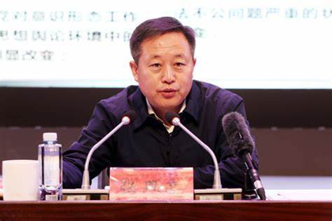 一路读书,一路升迁,鹤岗名人终归还是倒了