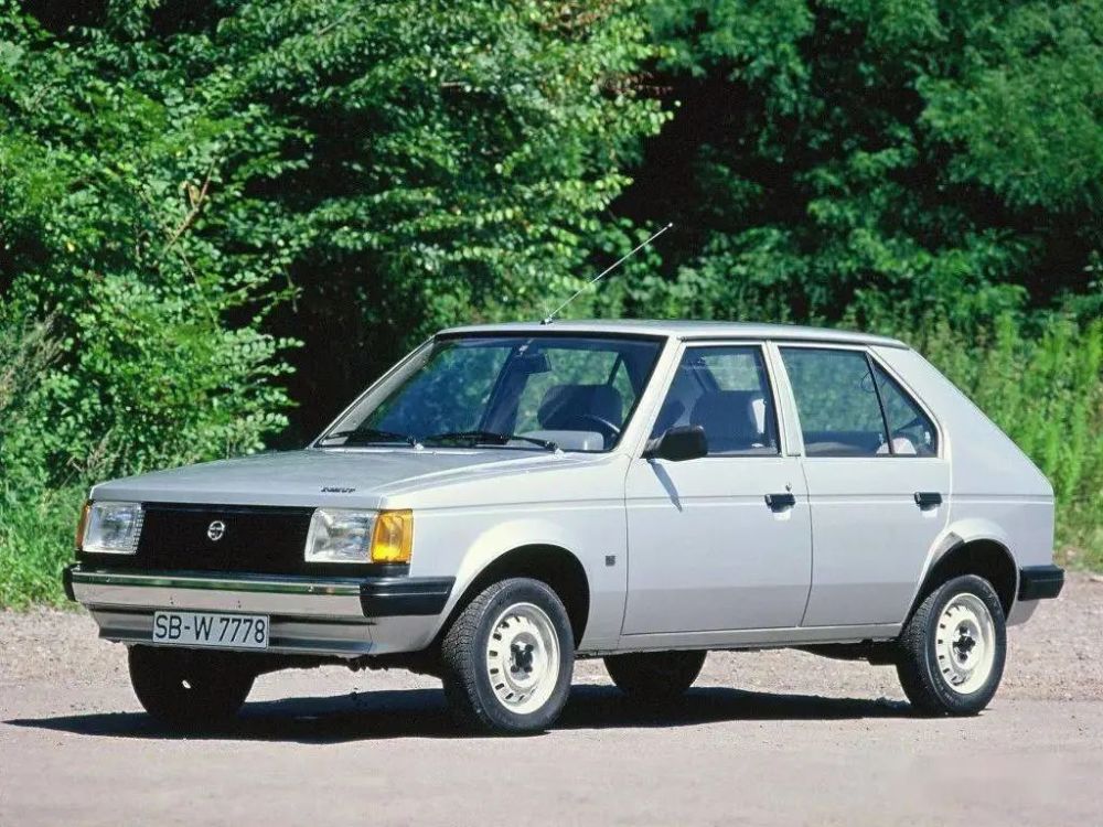 上世纪80年代进口的法国"白茹"轿车