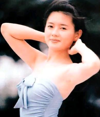 李丽珍年轻时,美得无可挑剔