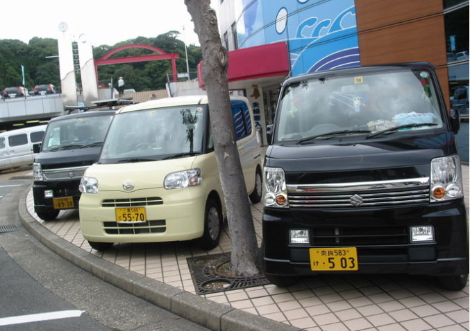 看日本街头的汽车,再看国内的汽车,惭愧的低下了头