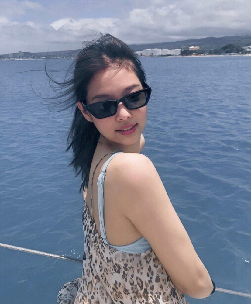 jennie夏日清凉性感图片
