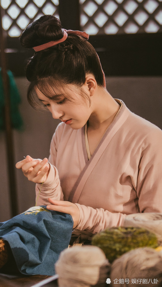 李乐嫣:在主线外默默成长的她,却是主角团不可缺少的一员