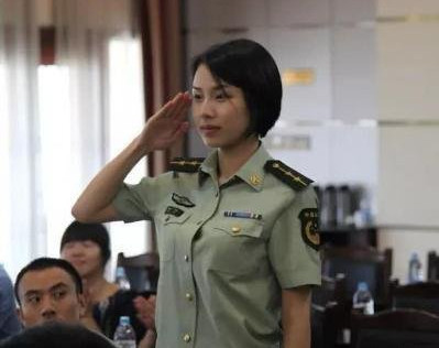 高颜值的中国第一女保镖,边梅的英雄人生