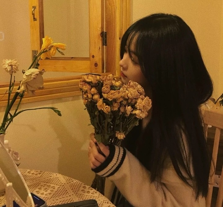 黑夜彩虹 女生头像