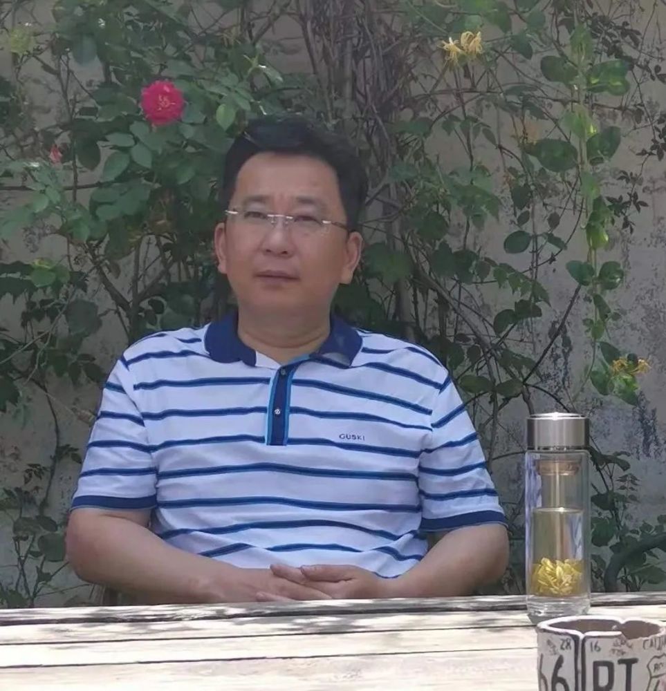 作者简介:刘文龙.文学爱好者,大冶作协会员,偶尔写写诗,放飞心灵.