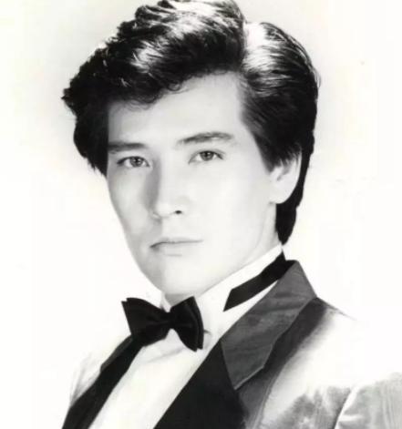 他与邓丽君齐名,是费翔的贵人,事业巅峰期退圈至今30年毫无消息