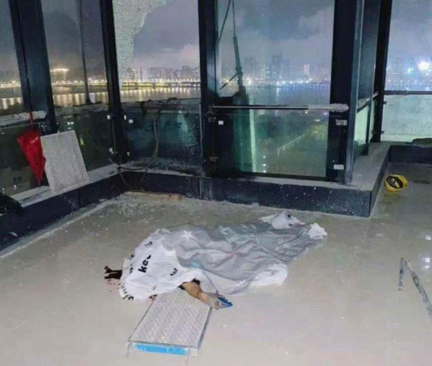 武汉大风中吊篮撞楼两人死亡,家属称:这哪是天灾分明是人祸