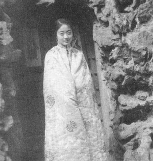 晚清4大美人旧照:皇后婉容确实漂亮,图3是倒追溥仪的格格王敏彤