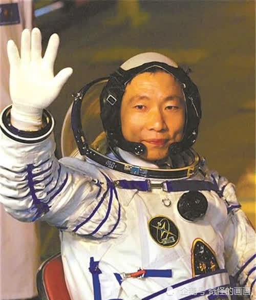 杨利伟在飞船里听到敲门声多年之后真相揭开好在他及时返回