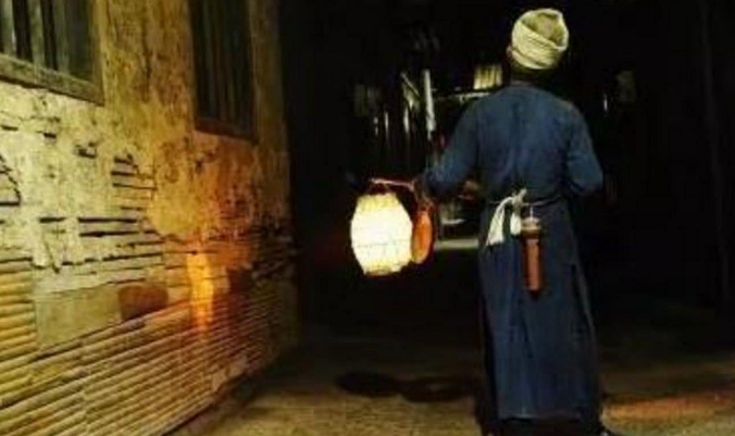 古代打更人,一种消失的职业,昼夜颠倒的他们主要是干啥的