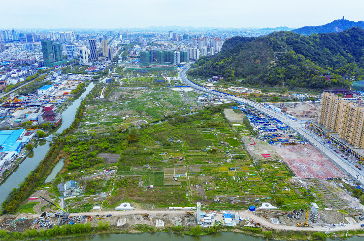 方远朗成斩获路桥中央山公园旁地块 封顶价11亿元 返还35000㎡