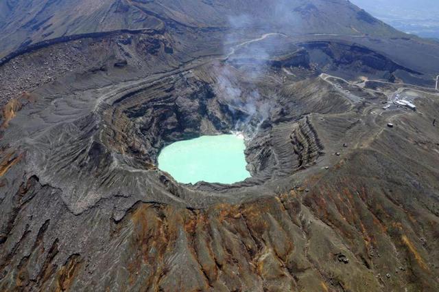 两千年内火山喷发冠军长白山被监测到活动频繁或会喷发