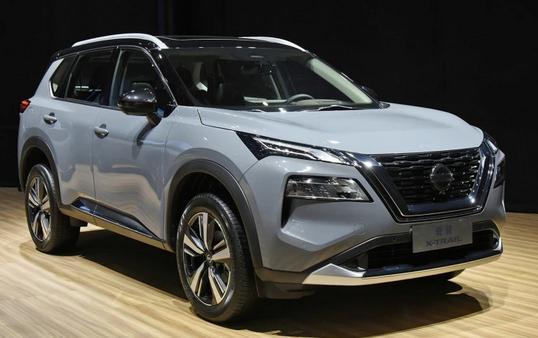 均是顶流suv 奇骏和rav4荣放谁更值得入手