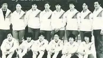 时任教练:李耀先 运动员名单:杨锡兰,侯玉珠,姜英,杨晓君,李月明,巫丹