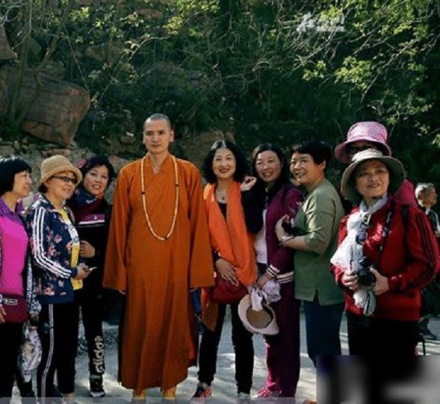 释明心:因为长得太帅,被多位名媛苦追,如今他生活的怎样?