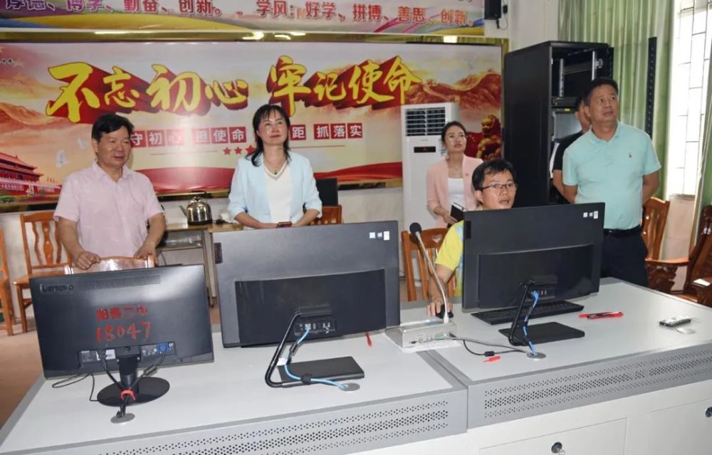 市疾控中心等部门负责同志,先后到阳春二中,阳春一中和阳春市实验中学