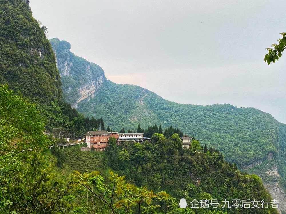 四川道教圣地乾元山金光洞,相传为太乙真人的洞府,哪吒成长的地方