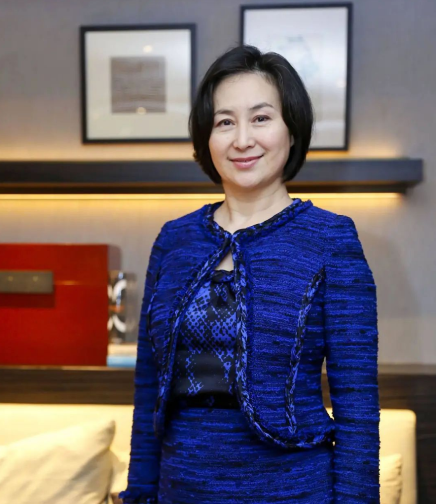 女人如果还没到60岁,这3款"大妈发型"尽量别留,会显老