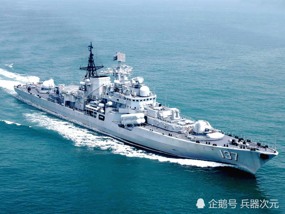 现代级驱逐舰137号福州舰
