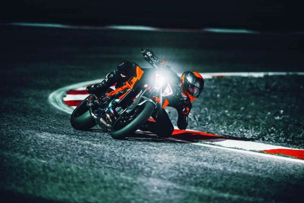 终极街车 2020 ktm 1290 super duke r 来了!