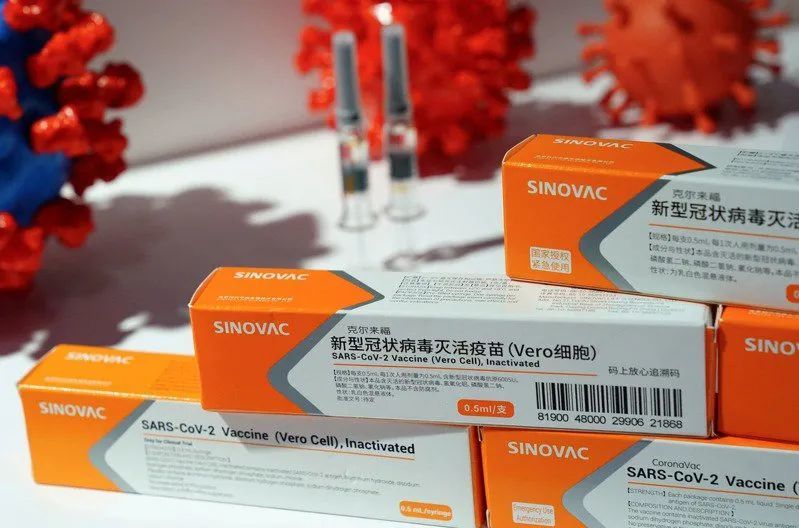 中国科兴生物研发的新冠疫苗正在印尼的医务人员中"消灭新冠",而这
