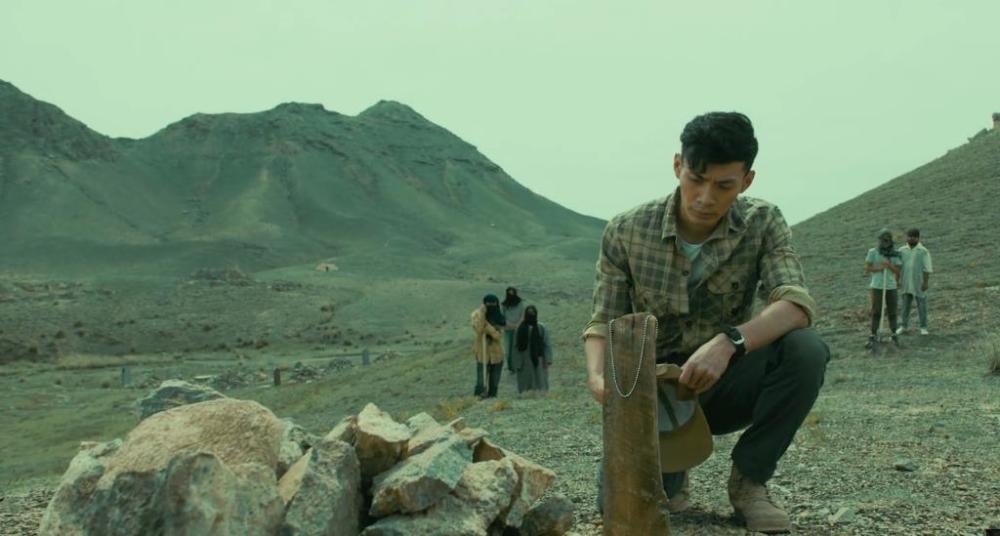战争片《沙鹰行动》上映,80分钟全程无尿点,比肩吴京《战狼》