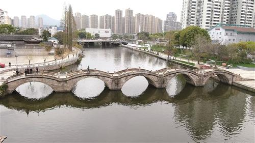 具有800年历史的黄岩五洞桥再现昔日"五洞"景象.