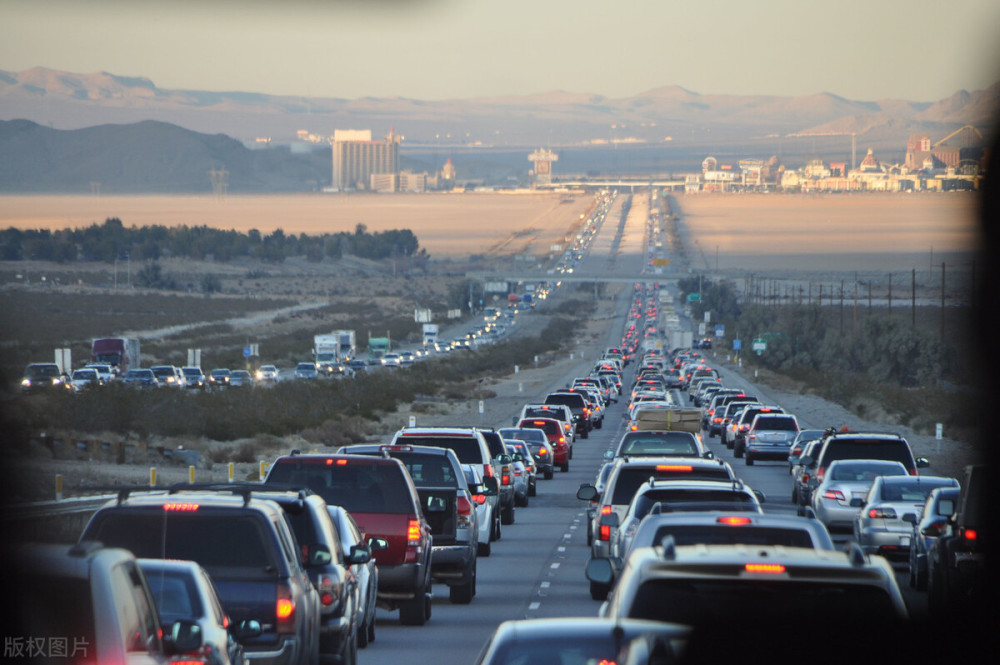 全国堵车城市排名_高速堵车图片
