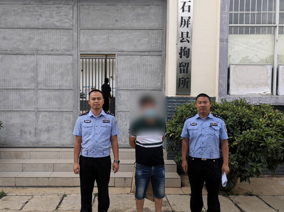 5月10日,红河州石屏县公安局交警大队依法查处一起无证驾驶,车辆未