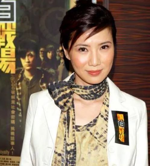 55岁关秀媚风韵依旧王晶捧她为性感女星却为何星途平平