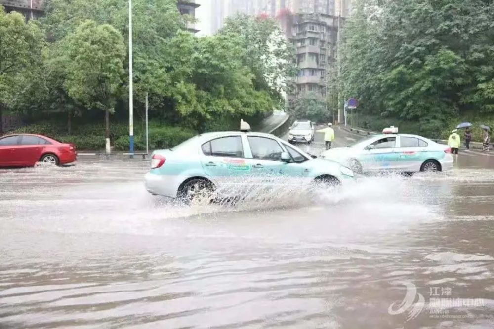 重庆江津1小时狂降雨53.7毫米 明后天局地仍有暴雨