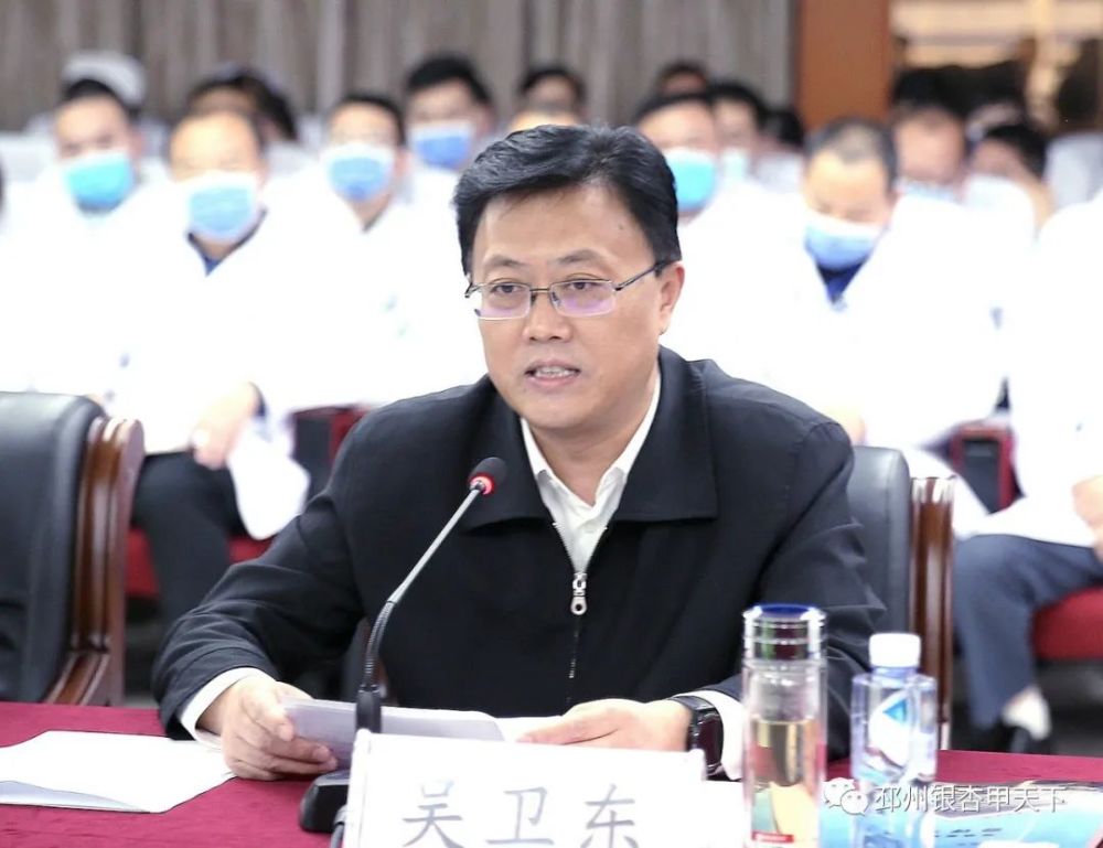 吴卫东对省评审组到来表示欢迎现场评审会(崔亚 摄)